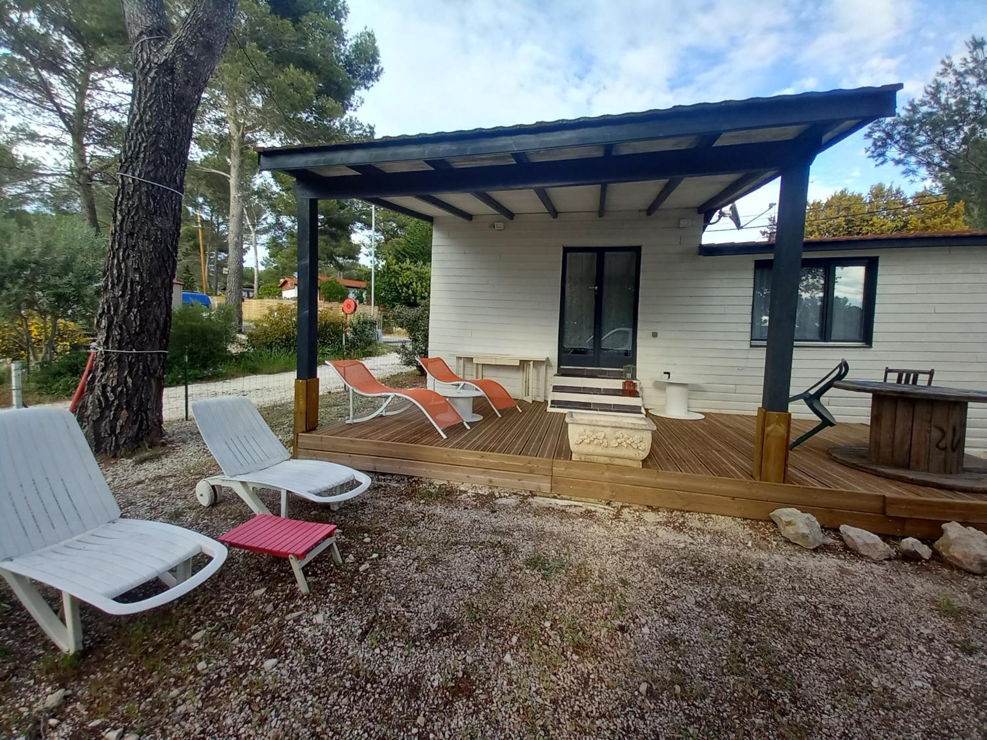 Mobilhome A Deux Pas Du Circuit Du Castellet Avec Terrasse Vue Mer Ле-Кастелле Экстерьер фото